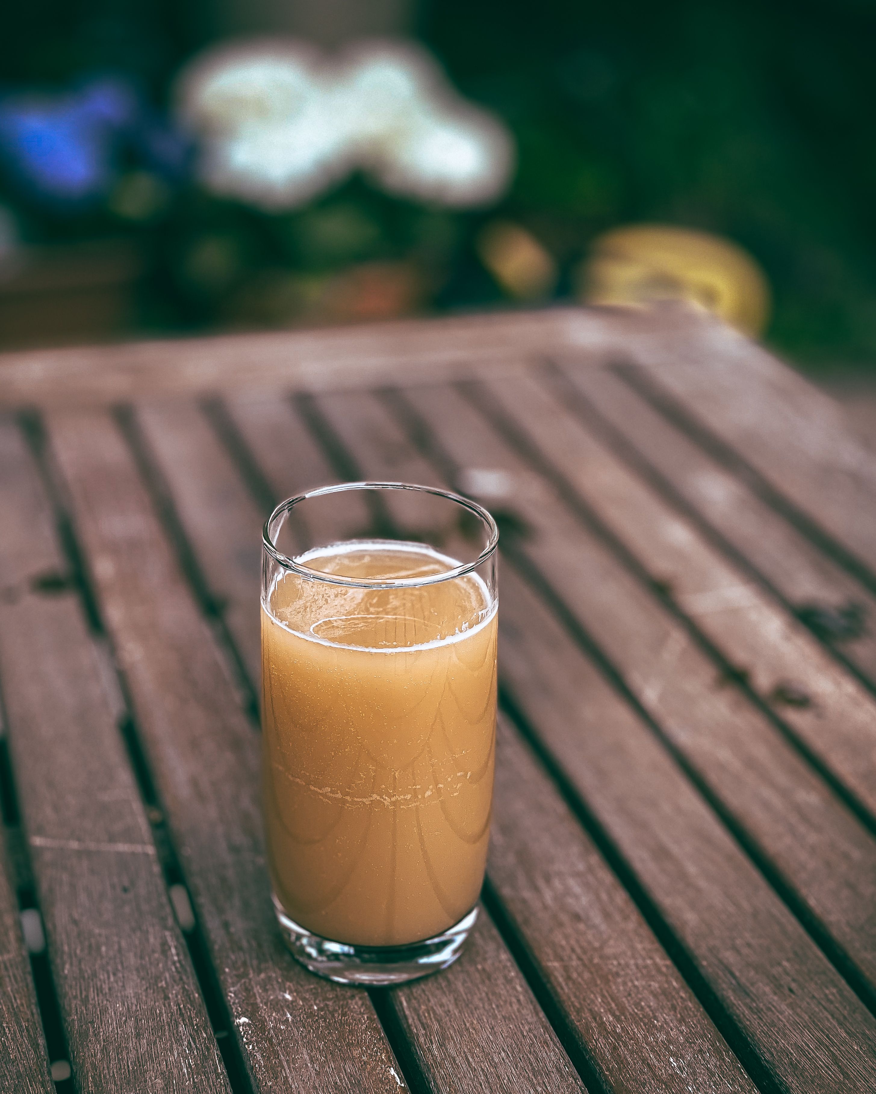 A glass of freshly pressed apple juice